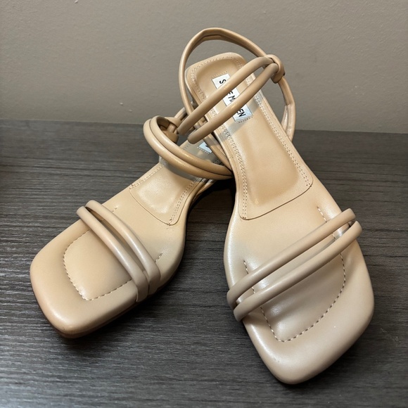 Steve Madden Beige Strappy Sandal with a Heel Size 9.5‎ Never Worn - Picture 1 of 5